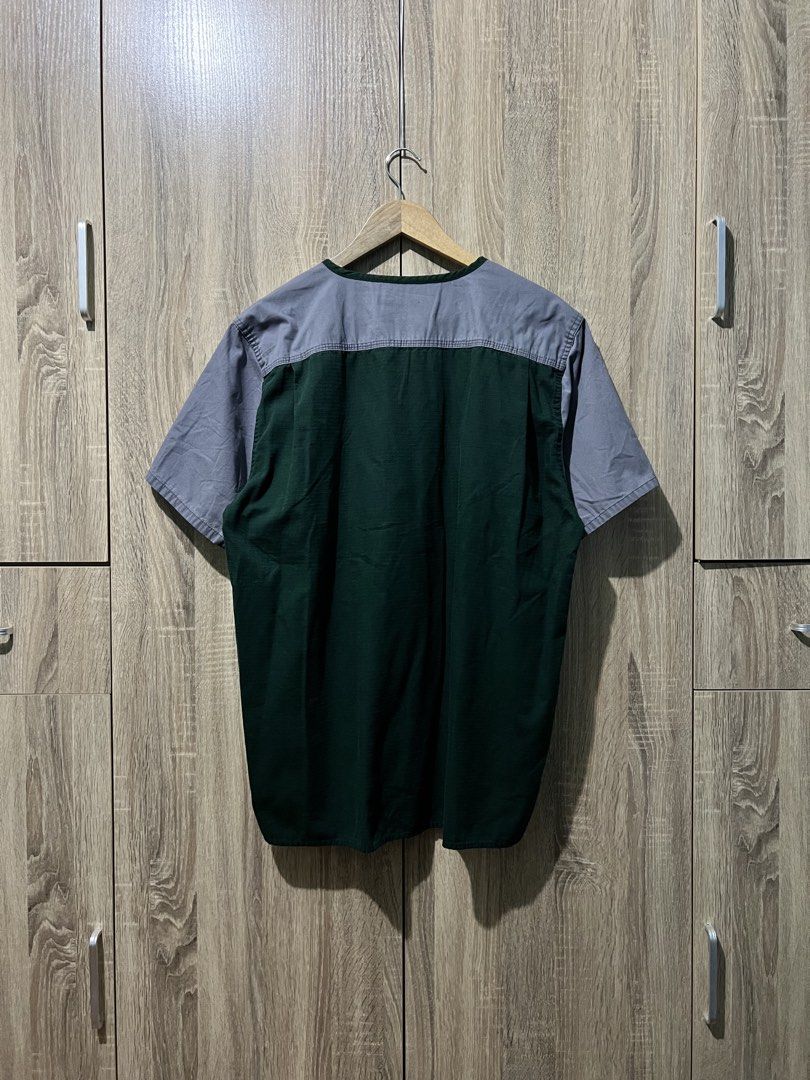 CARHART SCRUB TOP (Category: Activewear) located in Batangas. Submitted by engr_thrift (Listing ID 1469734351, Image 3). Description: 📐Dimension ( Inches ) Length: 30 Width : 23 Color rate: 9.5/10 Issue : none.