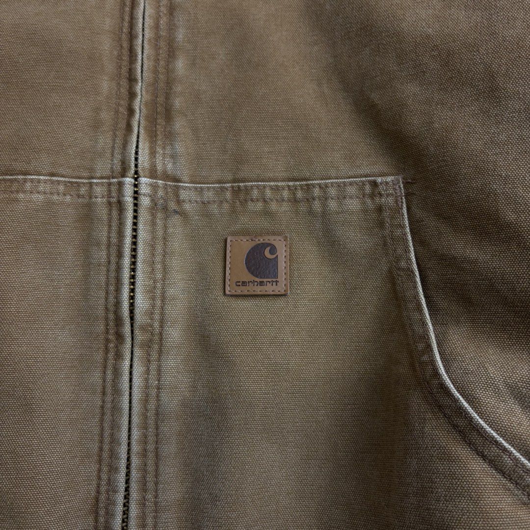 CARHARTT (Category: Hoodies) located in Taguig. Submitted by the_rare_edit (Listing ID 1469596417, Image 3). Description: DIMENSIONS: 26x26 ISSUE: none COLOR RATE: 9.8/10 CONDITION: Excellent condition .