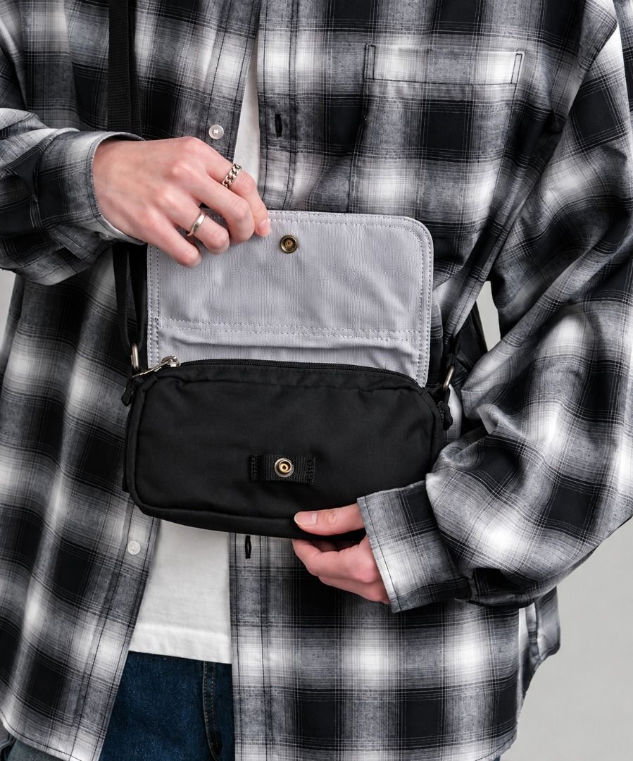 Carhartt Horizontal Crossbody Bag - Black (Category: Sling Bags) located in Davao. Submitted by alasthrifts (Listing ID 1469702906, Image 3). Description: Carhartt Horizontal Crossbody Bag - Black 🇺🇸 Direct from USA - 100% Authentic & Brand New AVAILABLE COLOR/S: BROWN & BLACK DM TO INQUIRE .