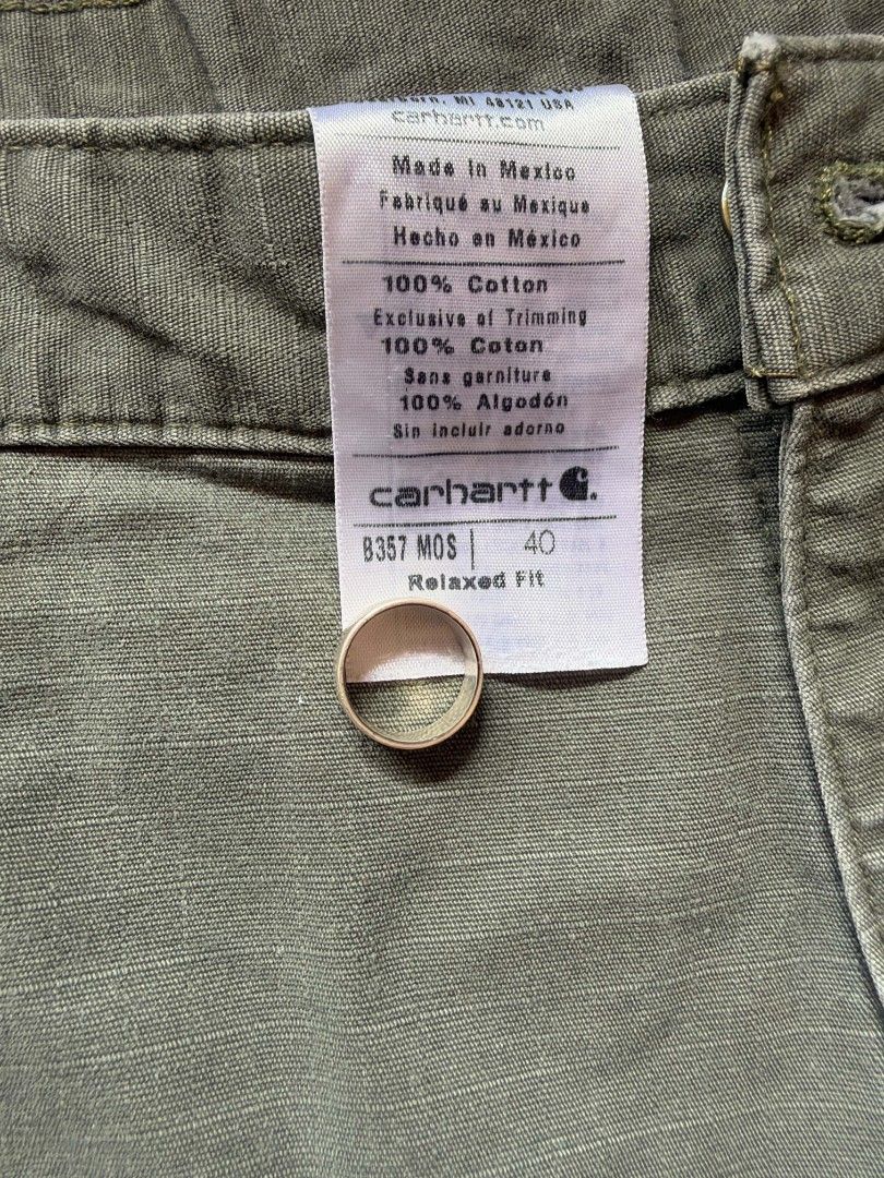 Carhartt rig stop cargo shorts (Category: Shorts) located in Nabunturan. Submitted by -blokeys_2. (Listing ID 1469625468, Image 3). Description: size 40 on tag has a rip on the right thigh and some paint stains MADE IN MEXICO pm for more details (negotiable).