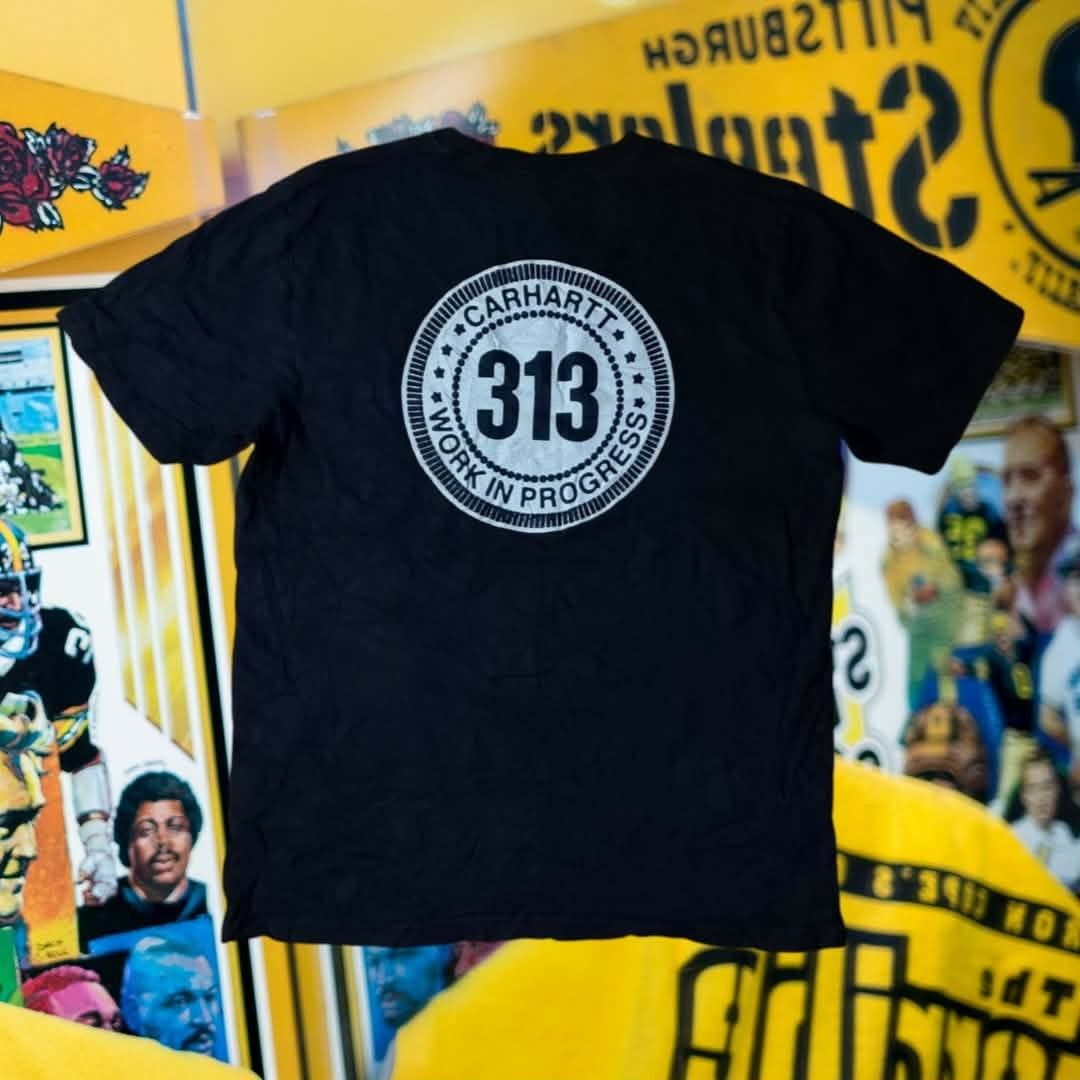 CARHARTT WIP WORK IN PROGRESS BLACK TEE🔥🖤 (Category: Activewear) located in Puerto Princesa. Submitted by ryanchristian25 (Listing ID 1469739023, Image 2). Description: CARHARTT WIP WORK IN PROGRESS BLACK TEE🔥🖤 📌 SIZE-SMALL 📌 WIDTH-21'5 📌 LENGTH-28'5 📌 COLORATE-9'5/10 📌 EXCELLENT CONDITION LOCATION PUERTO PRINCESA CITY PALAWAN.