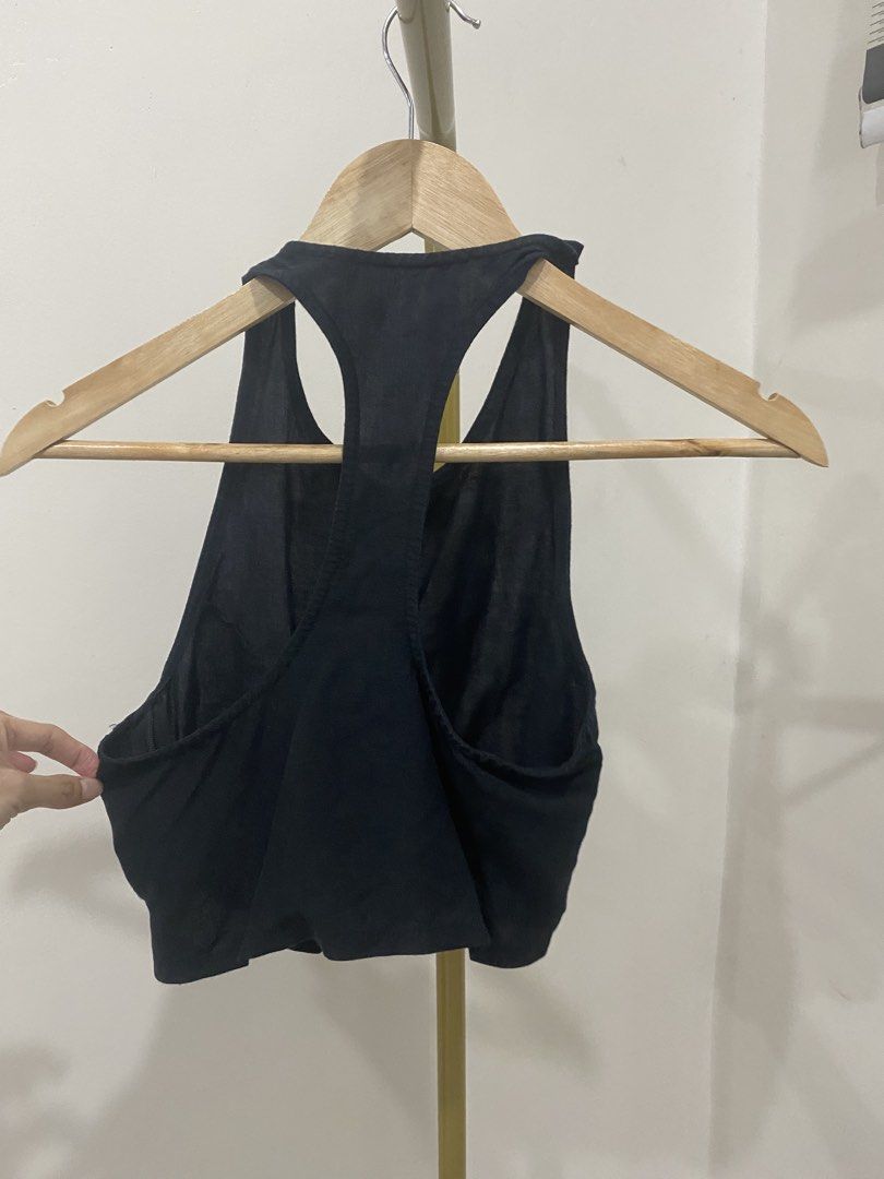 Cariño Romina black top (Category: Sleeveless) located in Paranaque City. Submitted by senseofstyle01 (Listing ID 1469672668, Image 2). Description: Fit: Xs-small.