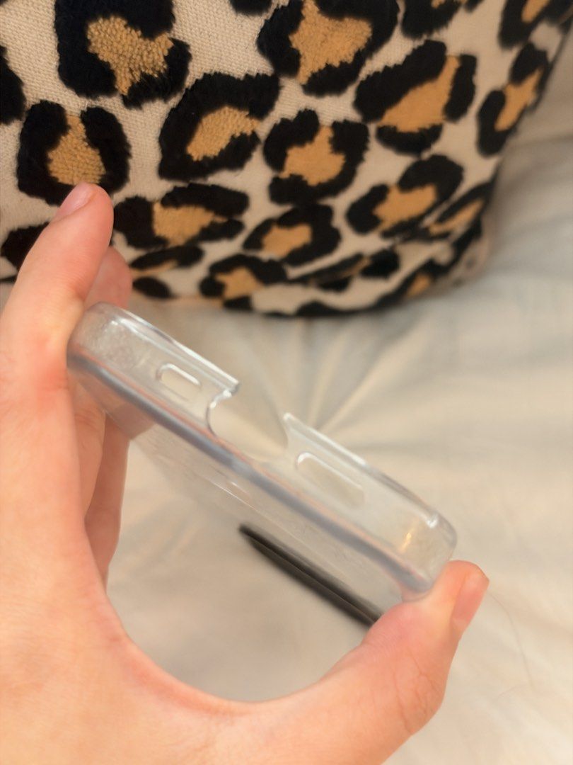 Casetify Clear Case iPhone 15 Pro (Category: Cases & Sleeves) located in Manila. Submitted by shrimpdaddy77 (Listing ID 1469622777, Image 3). Description: Authentic, bought via casetify website Rfs: my phone got stolen Flaws are seen in pics, some scratch marks on case! .