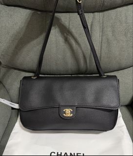 (Category: ) located in . Submitted by chic.bags (Listing ID 1469573632, Image 1). Description: .