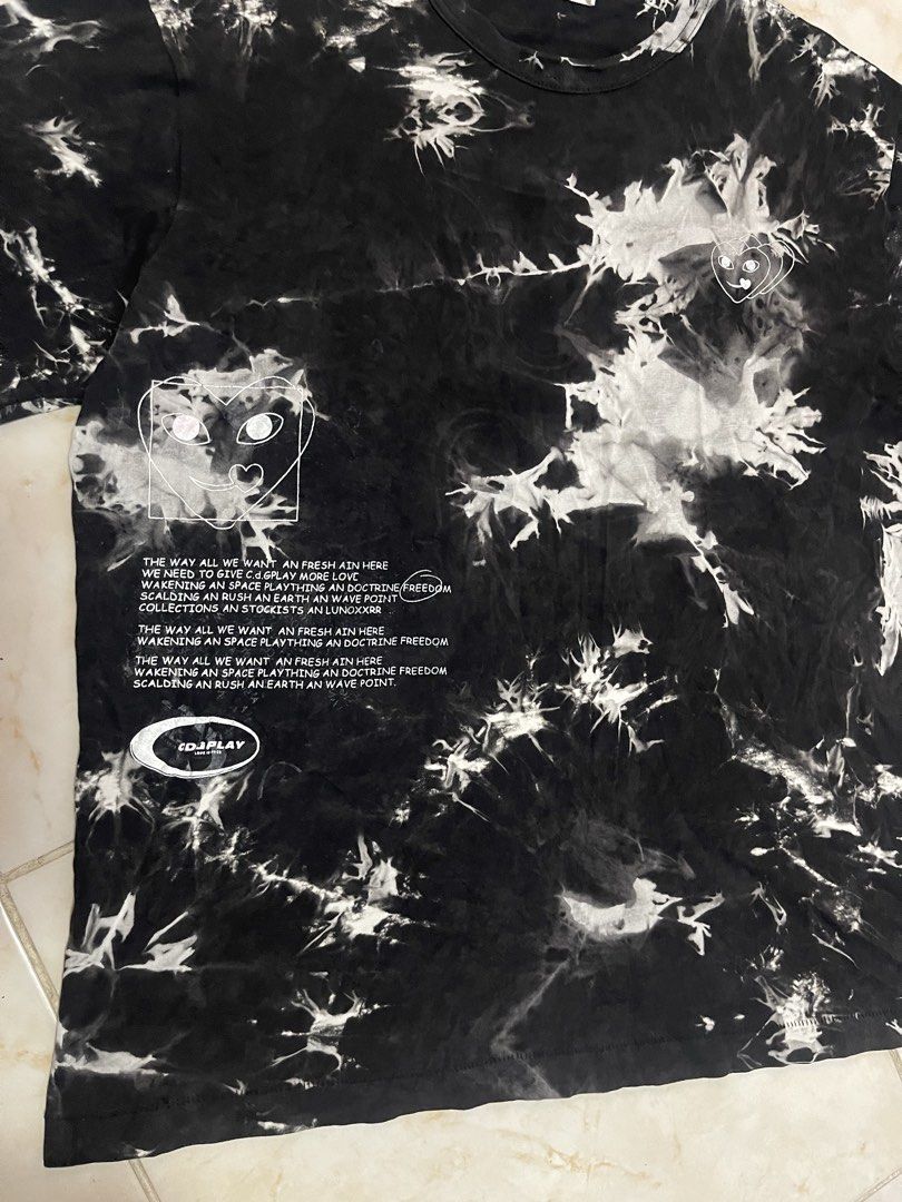 CDG PLAY comme des garcons (Category: Formal Shirts) located in San Jacinto. Submitted by clothcartelph (Listing ID 1469670240, Image 3). Description: Size: Large Dimes: 21/27 Width: 21 Length: 27 Issue: ~ Color rate: 9.3/10.