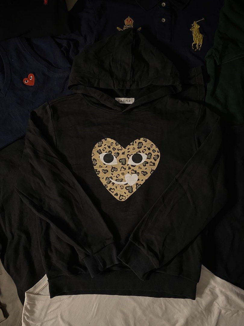 CDG PLAY HOODIE (Category: Coats, Jackets and Outerwear) located in Manila. Submitted by urbanhits (Listing ID 1469714563, Image 1). Description: CDG PLAY HOODIE / 24.5 length / 21.5 width / 23.5 sleeve / 10/10 Condition 10/10 Color rate NO ISSUE.