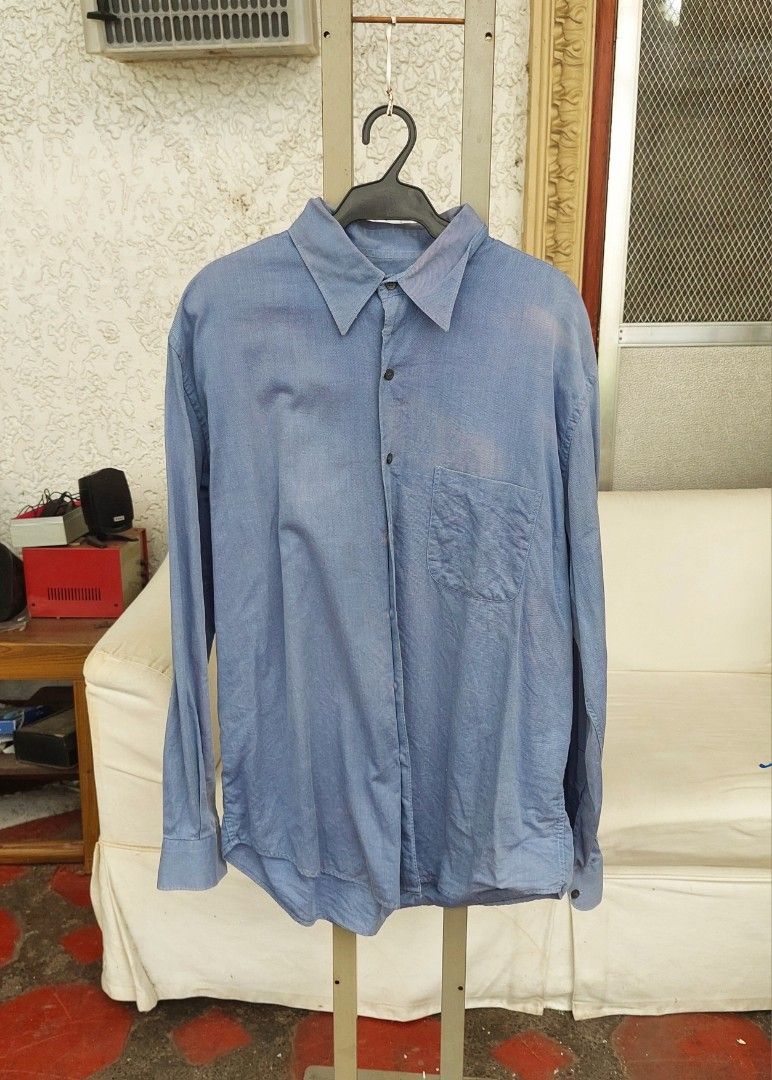 Ceccarelli and O Long Sleeve Polo, Size L (Category: Formal Shirts) located in Quezon City. Submitted by donjie (Listing ID 1469673852, Image 1). Description: Men's Long Sleeve Ceccarelli and O Size L With Collar Stains With Pocket Made In Italy.