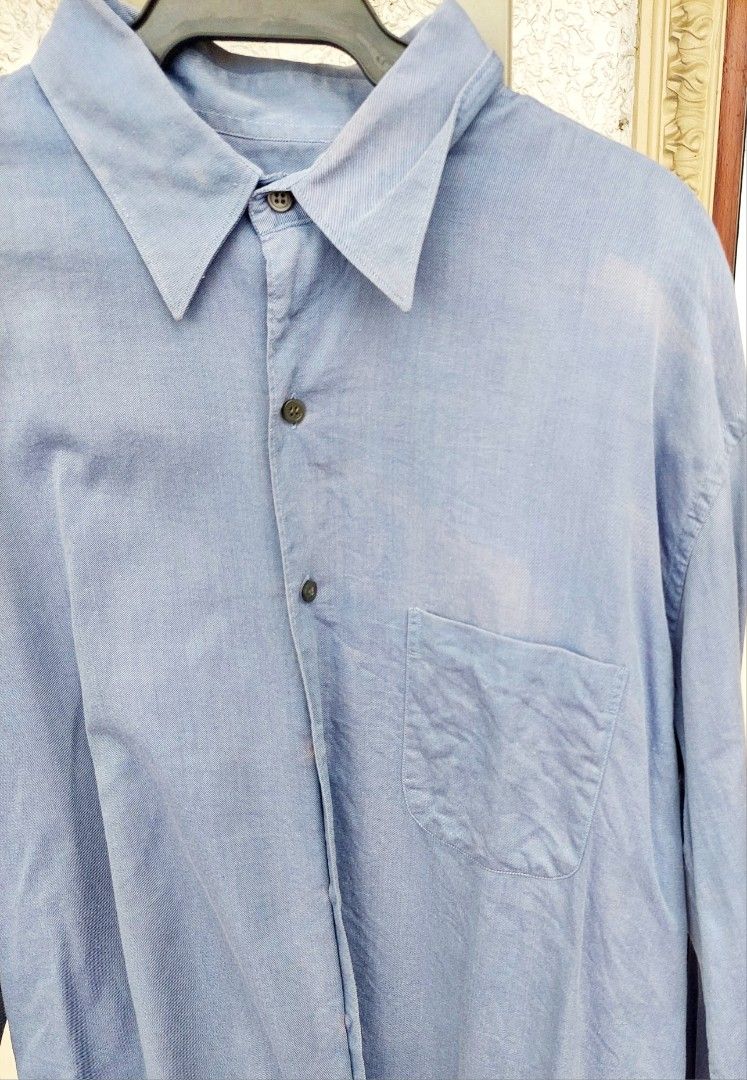 Ceccarelli and O Long Sleeve Polo, Size L (Category: Formal Shirts) located in Quezon City. Submitted by donjie (Listing ID 1469673852, Image 2). Description: Men's Long Sleeve Ceccarelli and O Size L With Collar Stains With Pocket Made In Italy.