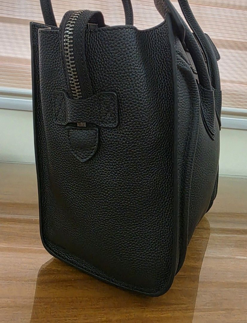 Ceĺinè Luggage Bag (Category: Tote Bags) located in Quezon City. Submitted by lifestyleboutik (Listing ID 1469730417, Image 2). Description: As handbag use only No issue Genuine leather Coded Lampo Zip.