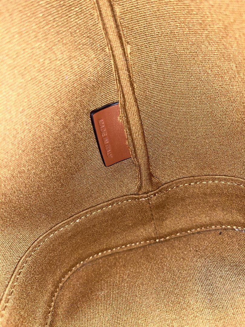 Celine Sling bag (Category: Luxury Bags & Wallets) located in Cagayan de Oro. Submitted by prelovedukayukaybags_cdo (Listing ID 1469620232, Image 2). Description: .