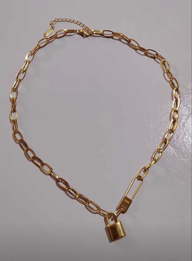 Chain necklace with lock non tarnish (Category: Necklaces) located in Manila. Submitted by vintageaccessories (Listing ID 1469583578, Image 1). Description: .
