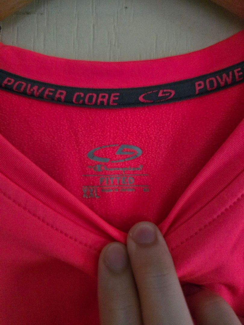 Champion Hiking/swimming top (Category: Longsleeves) located in Cavite. Submitted by rydes_clo (Listing ID 1469645922, Image 2). Description: ang ganda neto di ka mawawala sa forest hahahaha literal made in jordan oh san kapa.