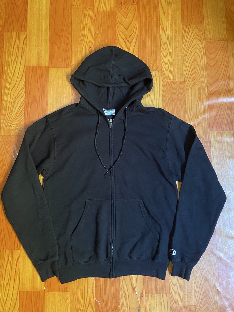 Champion hoodie (Category: Hoodies) located in Cebu City. Submitted by jerianix (Listing ID 1469686029, Image 2). Description: Champion hoodie Size small W19.5 L26 Excellent condition No issues .