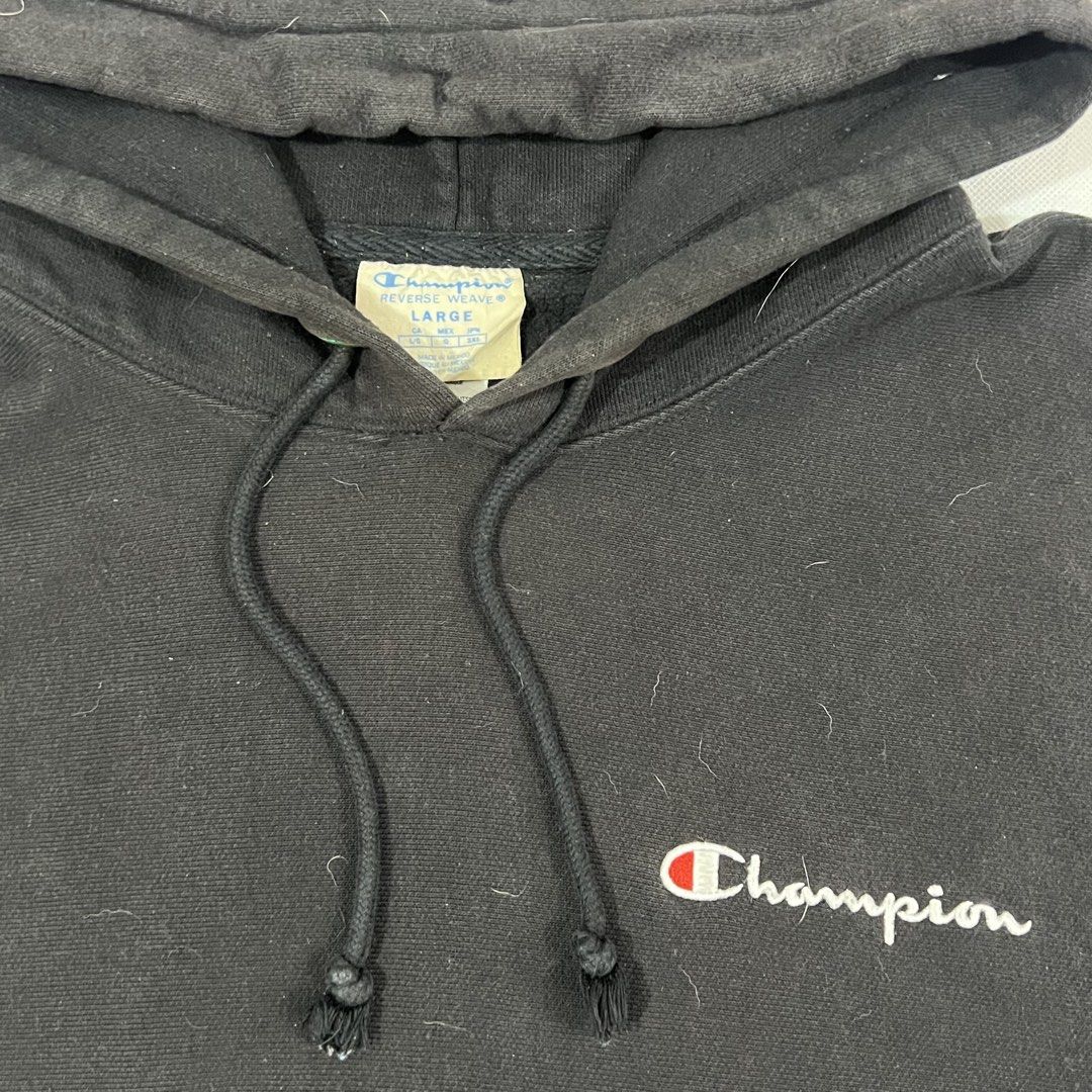 Champion Hoodie Jacket (Category: Hoodies) located in Cavite. Submitted by itsayaaa (Listing ID 1469581596, Image 2). Description: Champion Hoodie Size: Large Dimes: 25 width / 30 length Issue: Sunfade Colorate: 8/10 Condition: Good Condition .