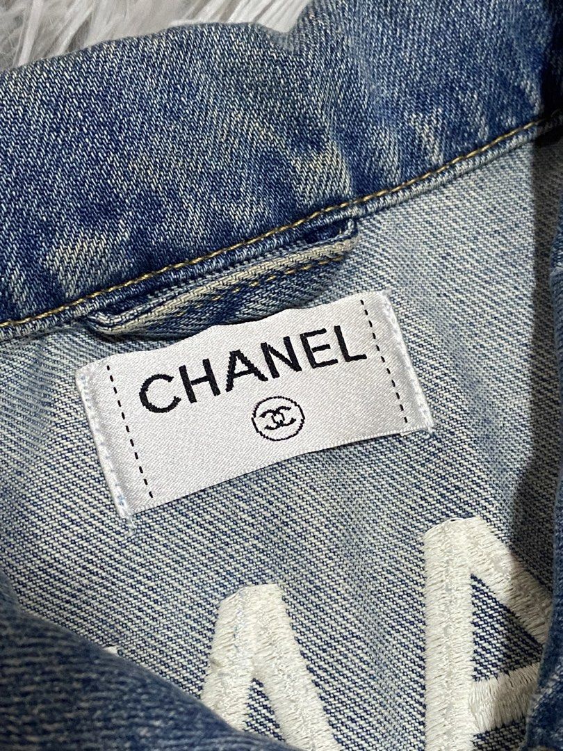 Chanel Denim Jacket (Category: Coats, Jackets and Outerwear) located in Tarlac. Submitted by cheap.fleaaa (Listing ID 1469626882, Image 2). Description: Chanel✨ Width: 17 Length: 21 No issue 1,500 + ship Any courier Tarlac based📍.