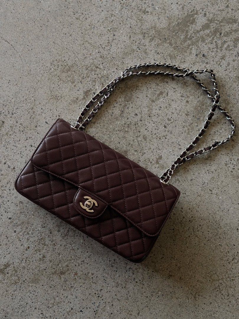 Chanel Flap Medium in Caviar leather (Category: Luxury Bags & Wallets) located in Las Pinas. Submitted by vinccid (Listing ID 1469667181, Image 1). Description: ▪️Classic Rouge color in silver hardware ▪️Genuine leather ▪️Spain sourced with holosticker ▪️Microchipped ▪️Medium size.