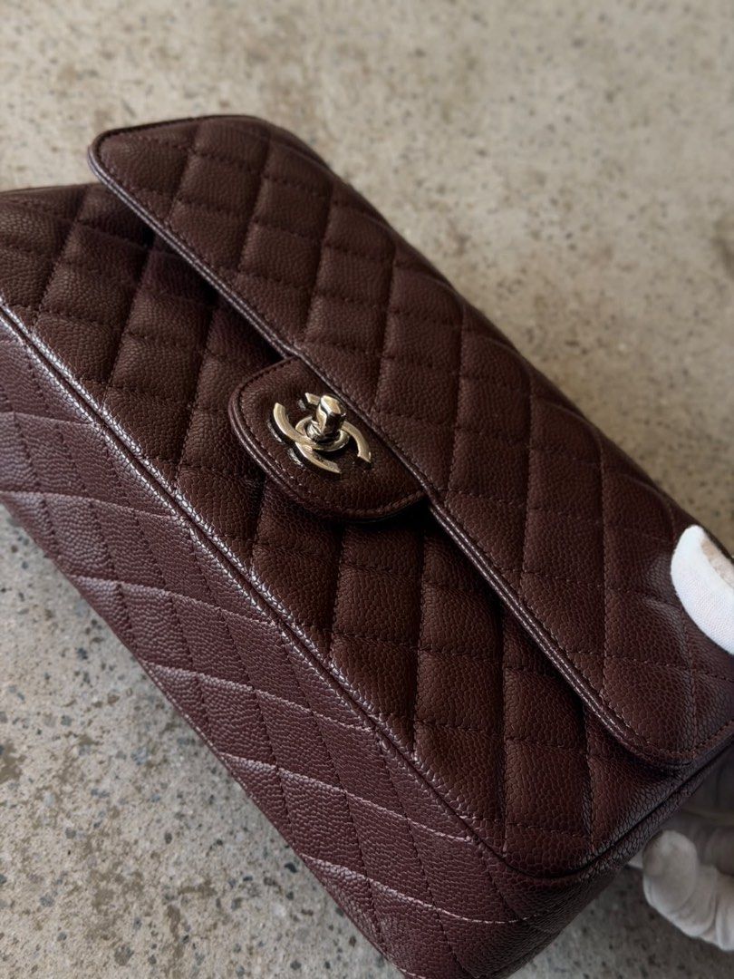Chanel Flap Medium in Caviar leather (Category: Luxury Bags & Wallets) located in Las Pinas. Submitted by vinccid (Listing ID 1469667181, Image 2). Description: ▪️Classic Rouge color in silver hardware ▪️Genuine leather ▪️Spain sourced with holosticker ▪️Microchipped ▪️Medium size.