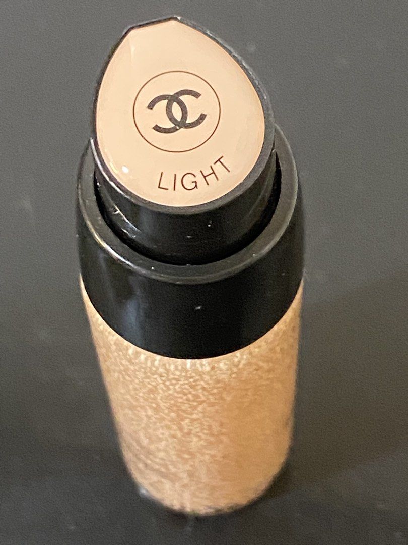 Chanel Les Beiges Water Fresh Tint - LIGHT (Category: Makeup) located in Pasay City. Submitted by trendystash (Listing ID 1469671505, Image 3). Description: Brand new 20 ml glass bottle .