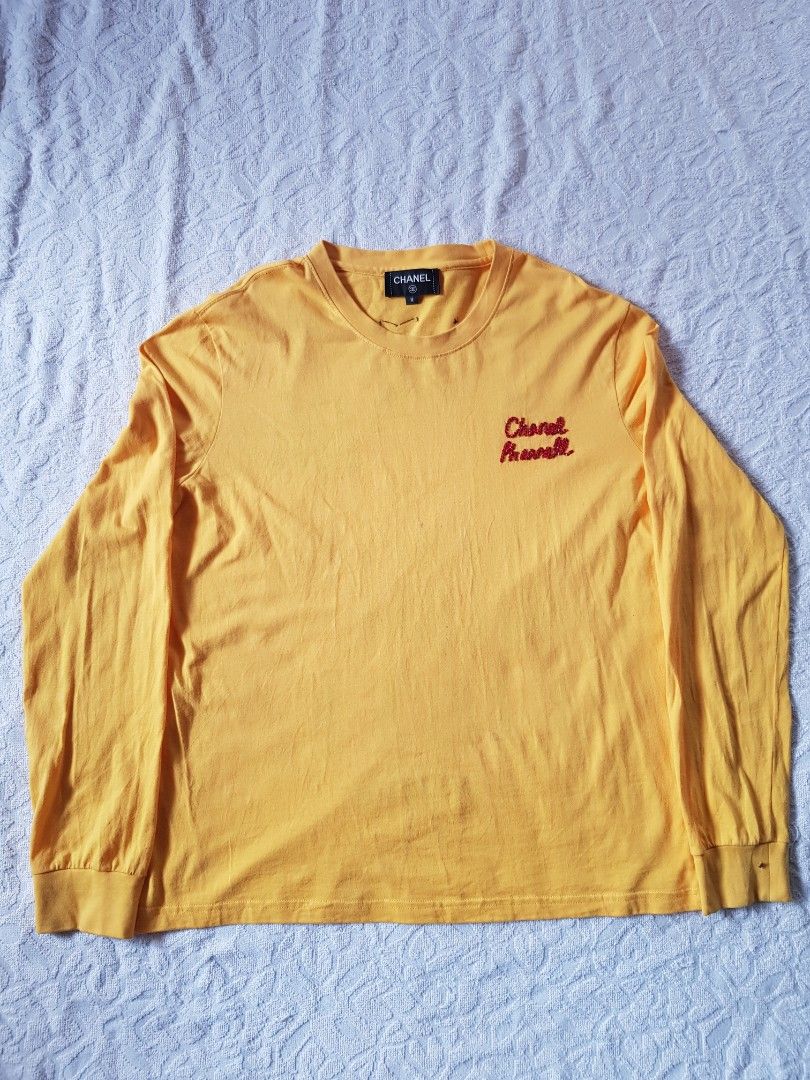 Chanel Pharell Long Sleeve Shirt (Category: Luxury Apparel) located in Santo Domingo. Submitted by jcobedoza213916 (Listing ID 1469579524, Image 1). Description: Chanel Pharell Long Sleeve Shirt women's width 20 lenght 24 goods ribbings excellent condition color rate 9.7/10 issue: last picture Dirt.