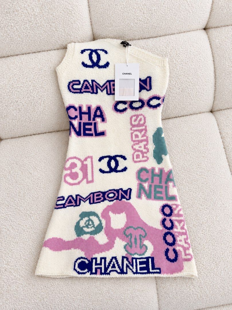 ▪️Chanel tweed dress (Category: Luxury Apparel) located in Makati City. Submitted by aveltot_rig (Listing ID 1469575448, Image 2). Description: .