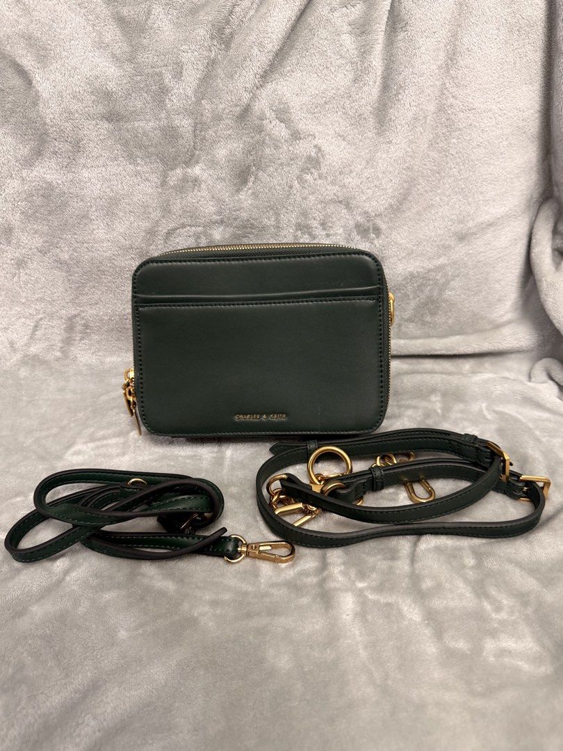 Charles & keith (Category: Cross-body Bags) located in San Isidro. Submitted by aylioooo (Listing ID 1469587757, Image 2). Description: .