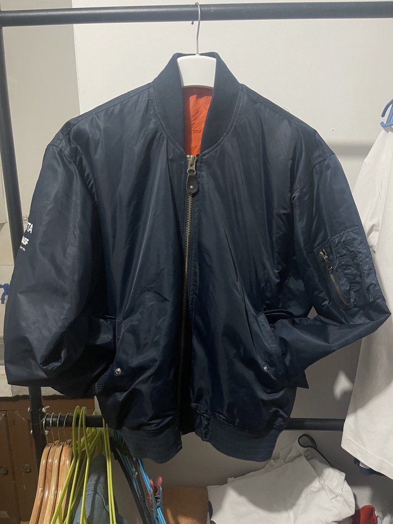 Chemist BASF Jacket Bomber size Large to XL 24x25 (Category: Coats, Jackets and Outerwear) located in Manila. Submitted by anthonys_shop (Listing ID 1469654208, Image 1). Description: Excellent Condition.