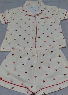 (Category: ) located in . Submitted by ynelshop (Listing ID 1469690701, Image 1). Description: .