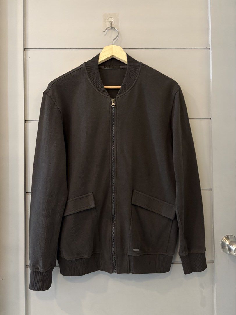 CHICKS MENS DARK GRAY KNIT BOMBER JACKET (L) (Category: Coats, Jackets and Outerwear) located in Lipa City. Submitted by upcycle_alley (Listing ID 1469585743, Image 1). Description: .