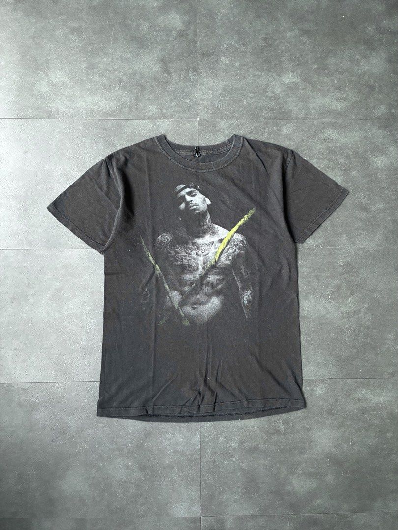 Chris Brown Between the Streets Tee Shirt (Category: Tshirts & Polo Shirts ) located in Cabuyao City. Submitted by hesovint. (Listing ID 1469681111, Image 1). Description: IG: heso.vint Flaw: signs of use Fits: S width: 18 length: 25 sleeve (pit to cuff): unit: inches +sf.