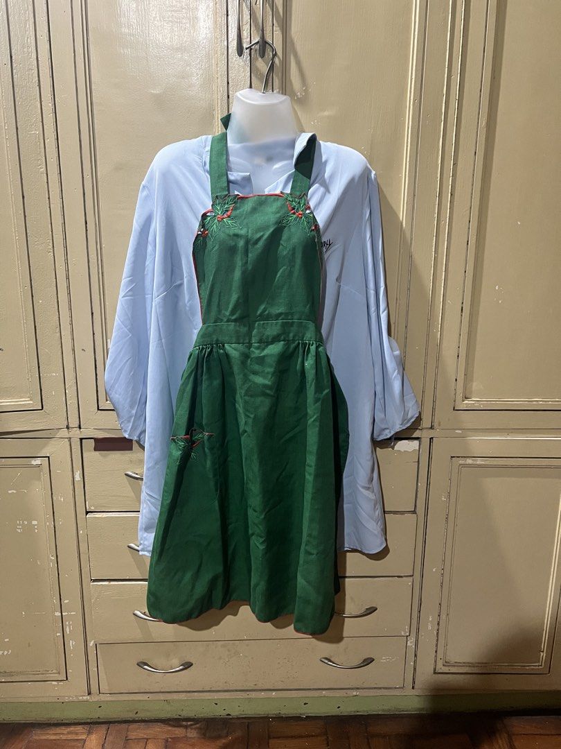 Christmas Apron (Category: Table Linen & Textiles) located in Paranaque City. Submitted by arianem031087 (Listing ID 1469672380, Image 1). Description: .