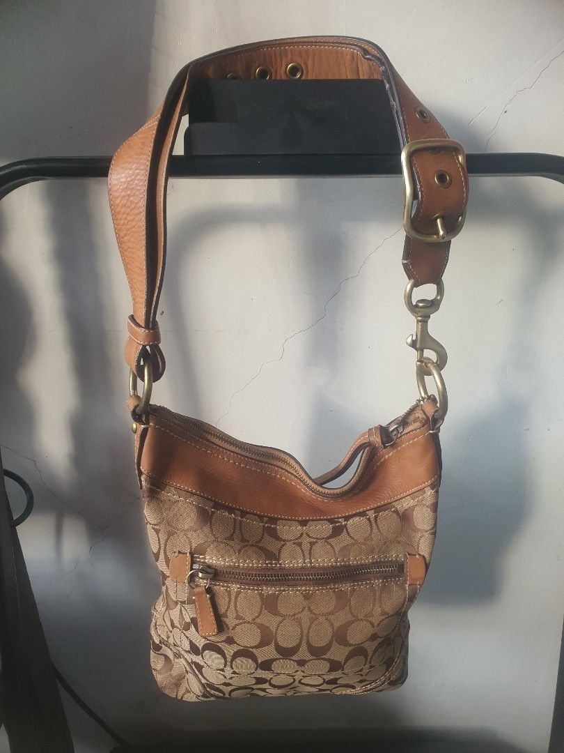 Coach 10403 (Category: Cross-body Bags) located in Trece Martires City. Submitted by thriftollshoppe (Listing ID 1469648847, Image 2). Description: .