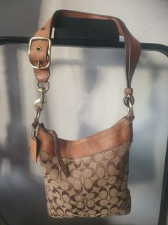 (Category: ) located in . Submitted by thriftollshoppe (Listing ID 1469648847, Image 1). Description: .