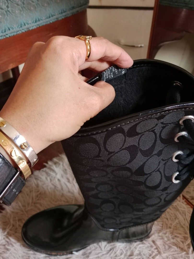 Coach (Category: Boots) located in Angeles City. Submitted by mjshoppingretail (Listing ID 1469672987, Image 3). Description: coach orig like new 37-38.