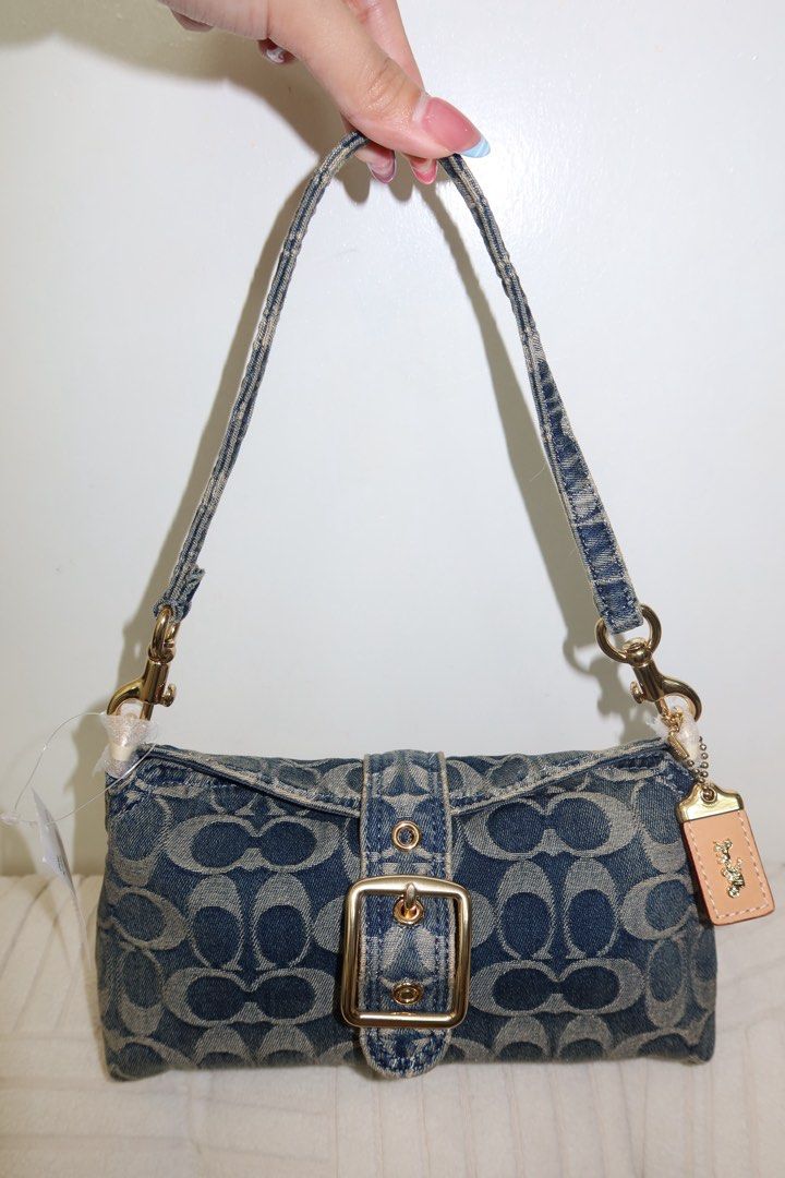 coach abbie bag in denim (Category: Luxury Bags & Wallets) located in Santiago. Submitted by sandystormi (Listing ID 1469614392, Image 1). Description: dm me on ig vintage.stash .