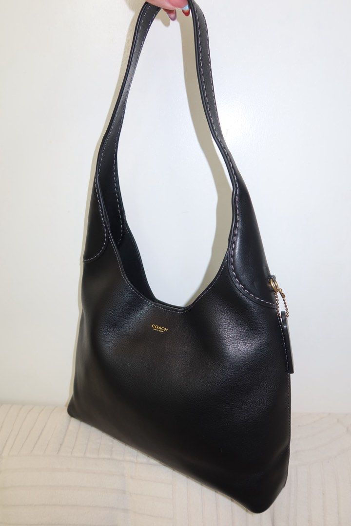 coach brooklyn 28 in black (Category: Luxury Bags & Wallets) located in Santiago. Submitted by sandystormi (Listing ID 1469615980, Image 3). Description: dm me on ig vintage.stash .