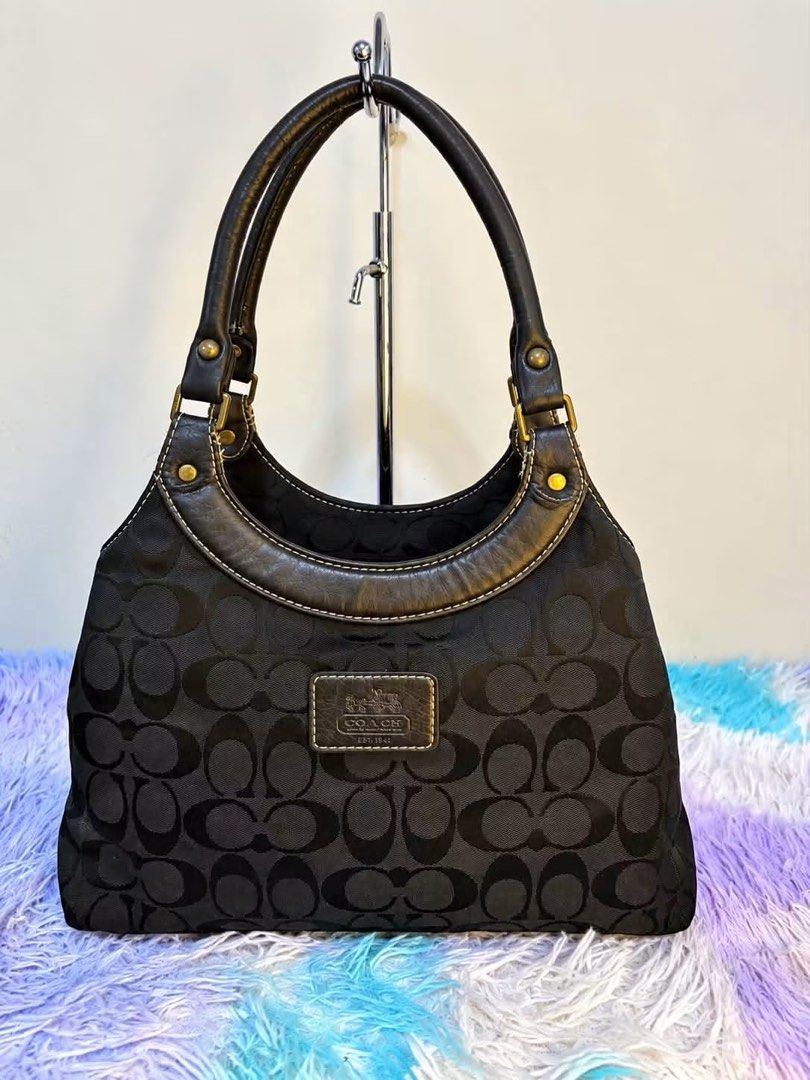 Coach Kili Bag (Category: Shoulder Bags) located in Dagupan City. Submitted by maryennie (Listing ID 1469634257, Image 1). Description: .