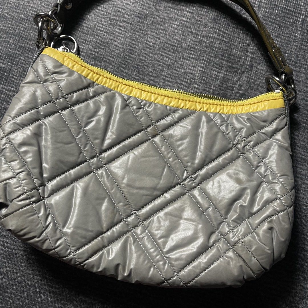 Coach kili bag (Category: Shoulder Bags) located in Manila. Submitted by prjt_archive (Listing ID 1469746912, Image 3). Description: Coach poppy ski bunny bag 2 way No flaws Authentic.