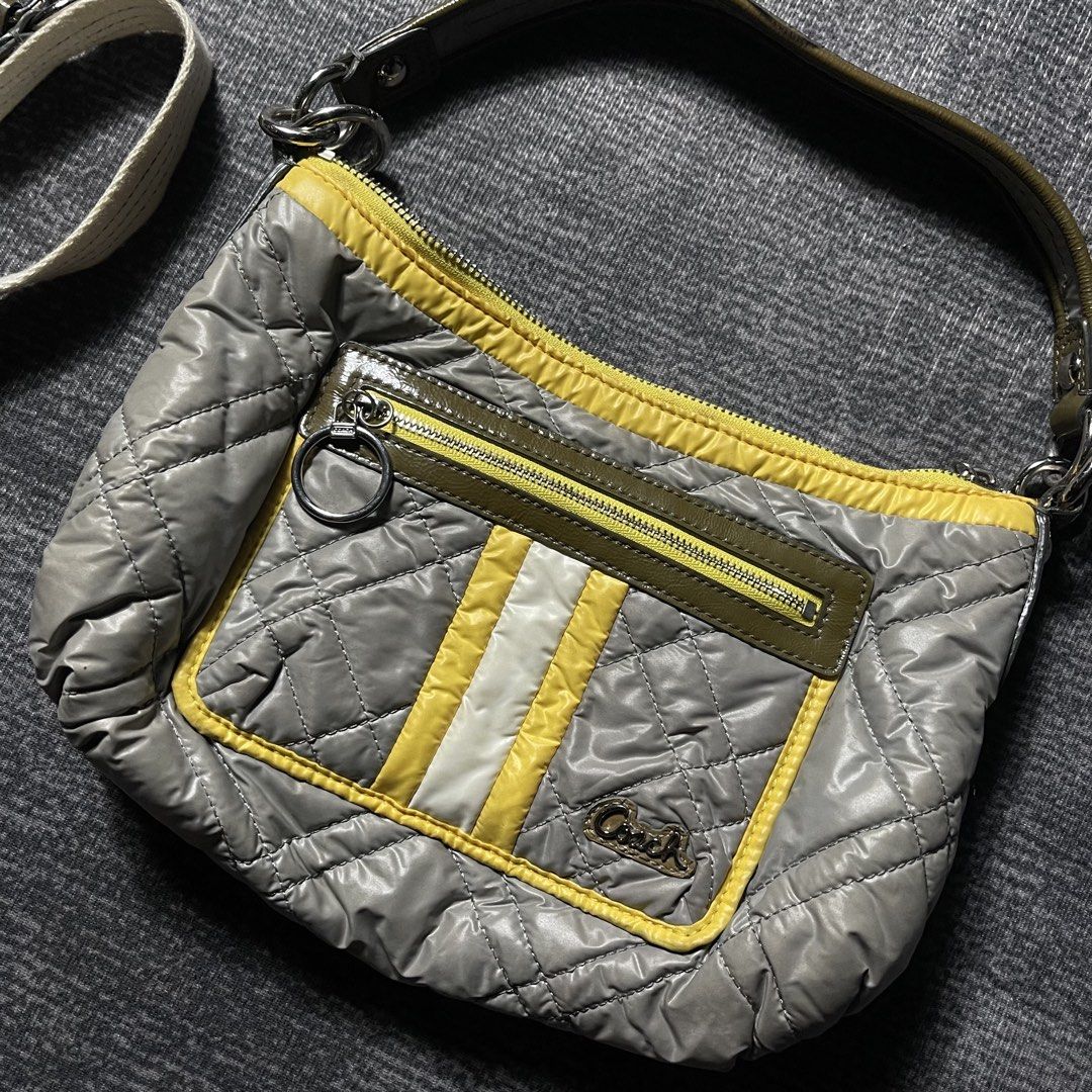 Coach kili bag (Category: Shoulder Bags) located in Manila. Submitted by prjt_archive (Listing ID 1469746912, Image 2). Description: Coach poppy ski bunny bag 2 way No flaws Authentic.