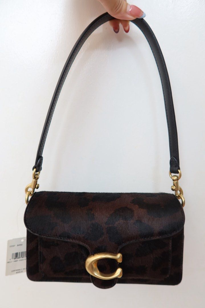 coach leopard tabby 20 (Category: Luxury Bags & Wallets) located in Santiago. Submitted by sandystormi (Listing ID 1469613342, Image 1). Description: dm me on ig vintage.stash .