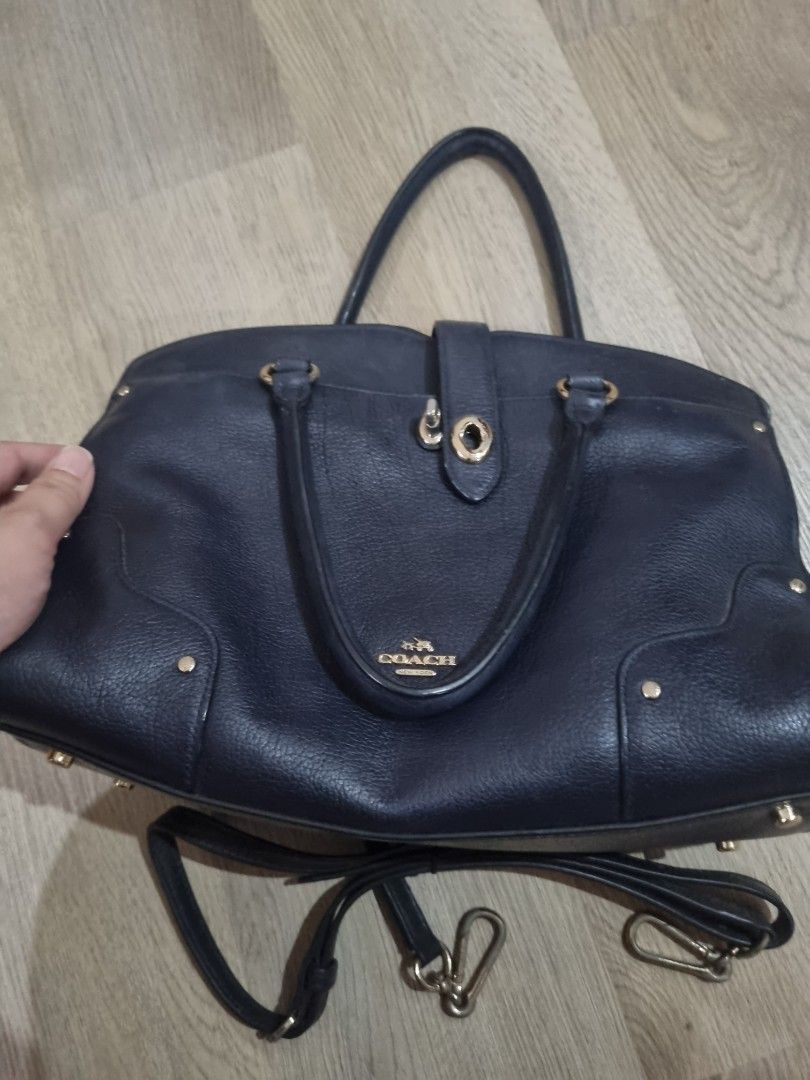 Coach Mercer Satchel 30 (Category: Shoulder Bags) located in Bulacan. Submitted by watwatismyname (Listing ID 1469684831, Image 1). Description: original no flaw but with signs of usage blue with sling.