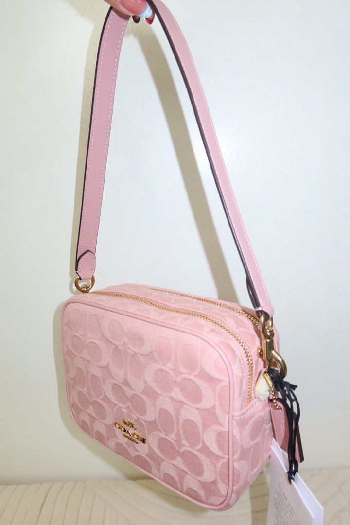 coach mini carey in denim pink (Category: Luxury Bags & Wallets) located in Santiago. Submitted by sandystormi (Listing ID 1469614733, Image 3). Description: dm me on ig vintage.stash .