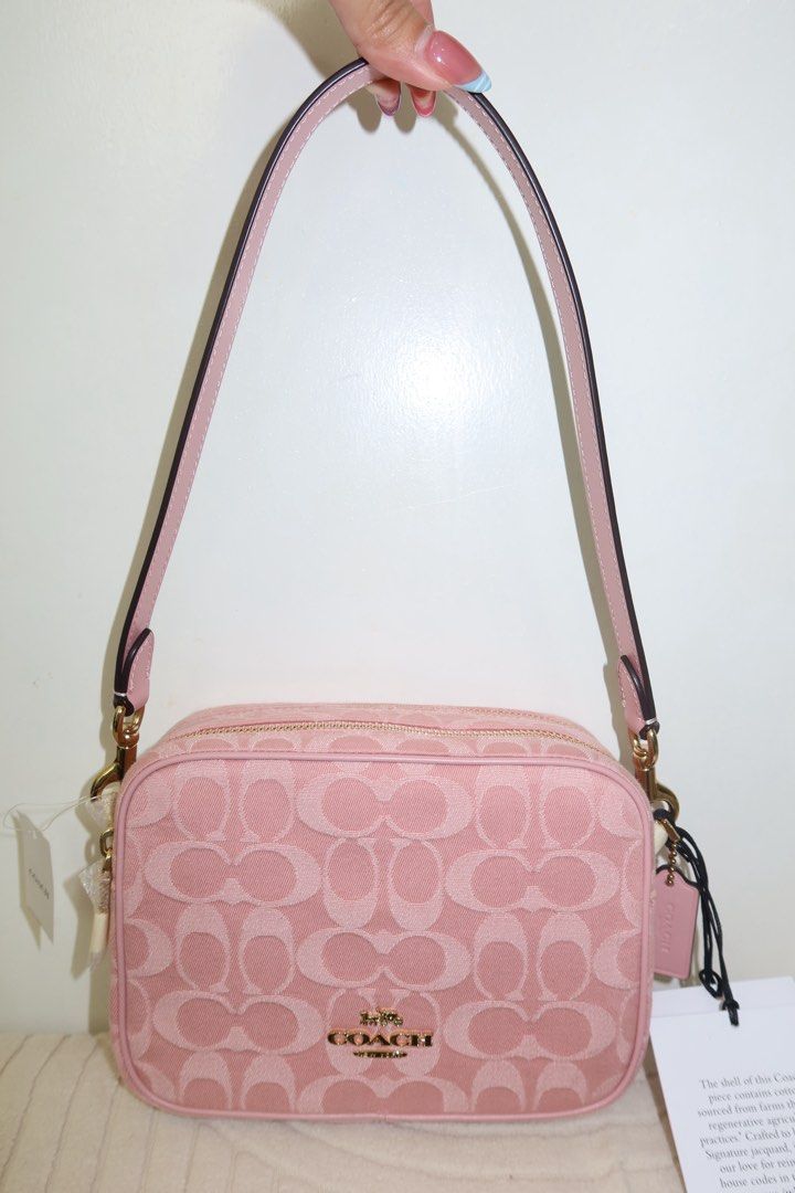 coach mini carey in denim pink (Category: Luxury Bags & Wallets) located in Santiago. Submitted by sandystormi (Listing ID 1469614733, Image 1). Description: dm me on ig vintage.stash .