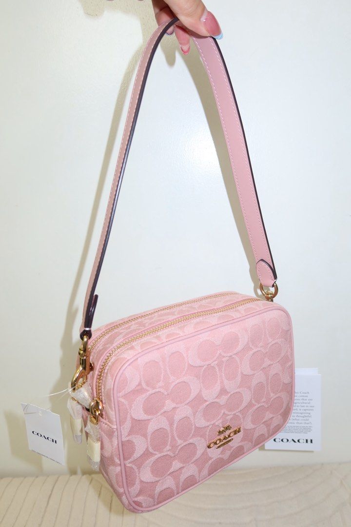 coach mini carey in denim pink (Category: Luxury Bags & Wallets) located in Santiago. Submitted by sandystormi (Listing ID 1469614733, Image 2). Description: dm me on ig vintage.stash .