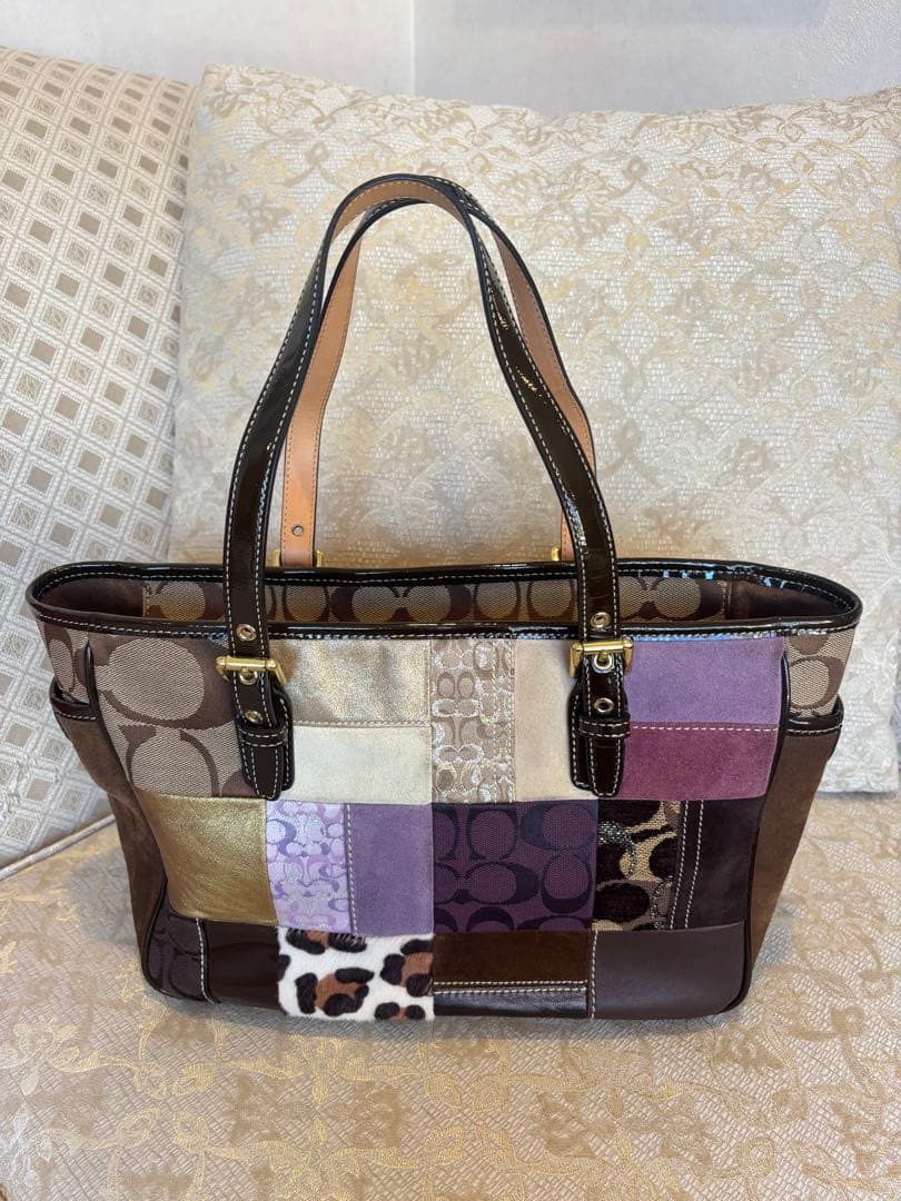 Coach Patchwork Tote Bag (Category: Luxury Bags & Wallets) located in Cavite. Submitted by raylene350 (Listing ID 1469603161, Image 1). Description: - Guaranteed authentic / original - Japan-sourced - no issues - 9.5/10 condition.