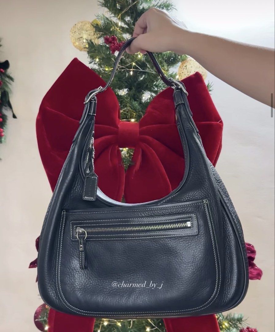 Coach Penelope Hobo Bag (Category: Shoulder Bags) located in Cavite. Submitted by charmed.by.j (Listing ID 1469634311, Image 1). Description: For details and fast replies, dm on IG @charmed_by_j.