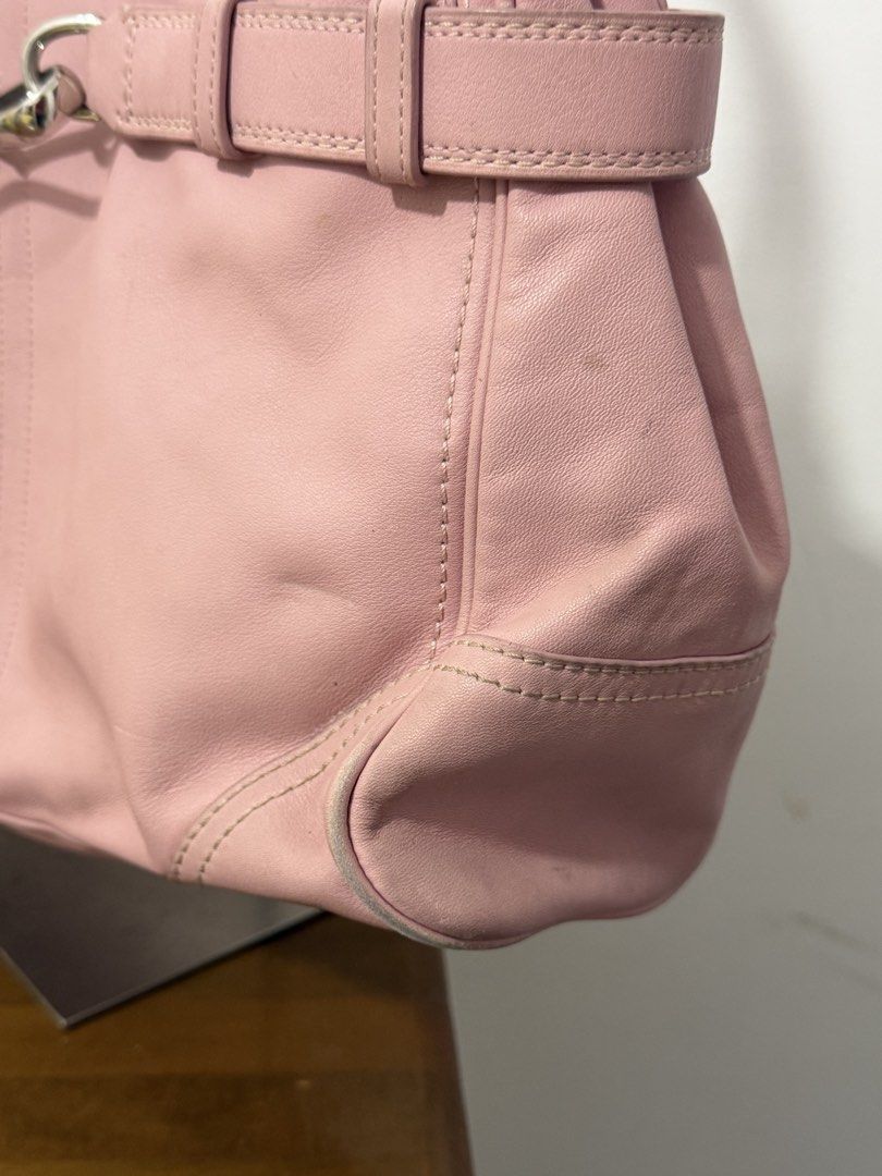 Coach pink rare (Category: Shoulder Bags) located in Manila. Submitted by prelovedbyramiah (Listing ID 1469713147, Image 2). Description: Sign of used in corners bawal sa maselan.