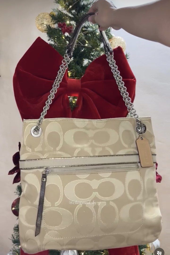 Coach Poppy Chain Two Way Bag (Category: Shoulder Bags) located in Cavite. Submitted by charmed.by.j (Listing ID 1469636894, Image 1). Description: For details and fast replies, dm on IG @charmed_by_j.
