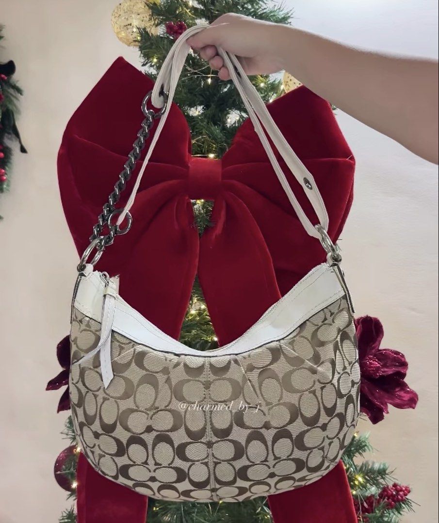 Coach Signature Canvas Hobo (Category: Shoulder Bags) located in Cavite. Submitted by charmed.by.j (Listing ID 1469632806, Image 1). Description: For details and fast replies, dm on IG @charmed_by_j.