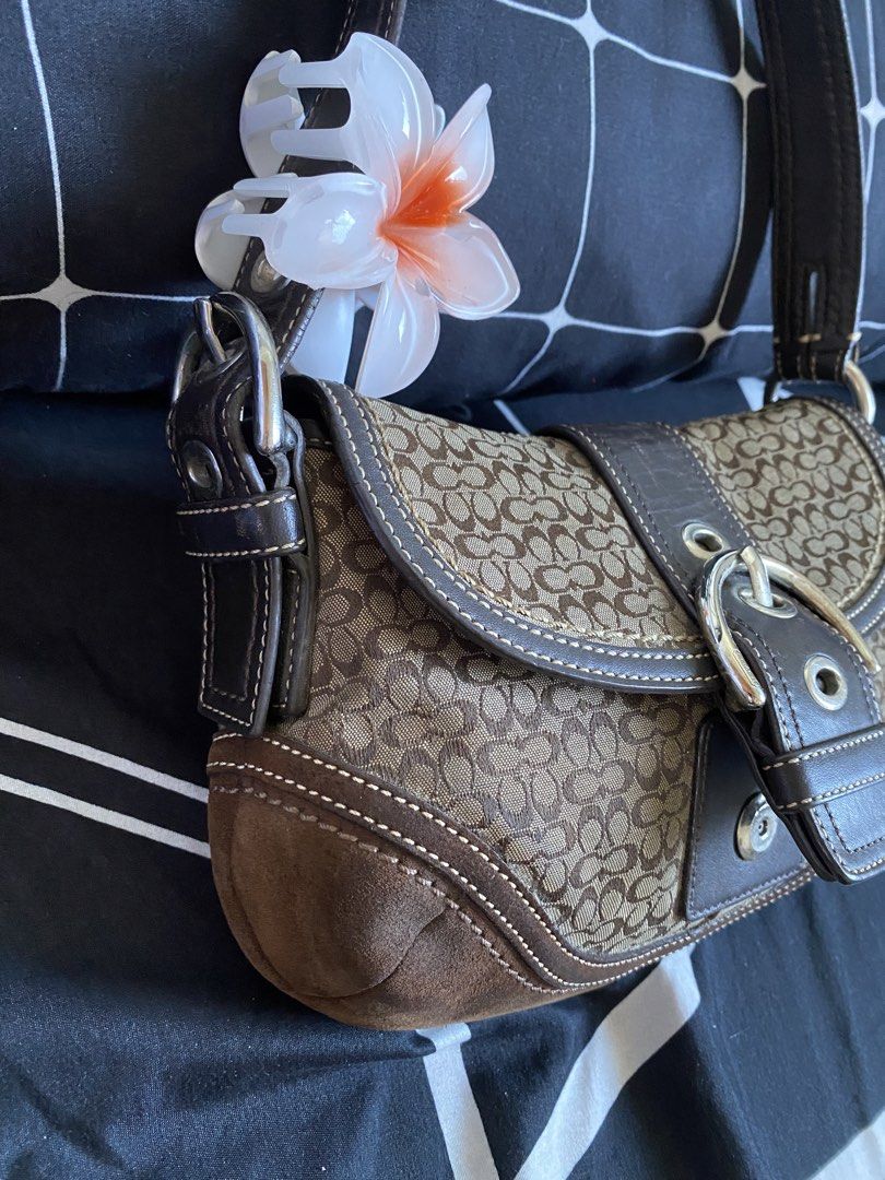 Coach Soho (Category: Shoulder Bags) located in Manila. Submitted by grandowl_5653cd (Listing ID 1469698434, Image 3). Description: Good as new Soho.