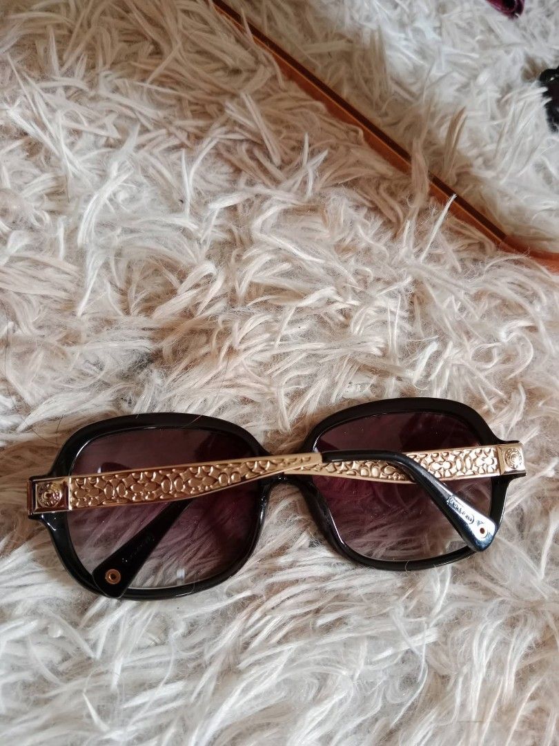 Coach sunglasses 😎 (Category: Sunglasses & Eyewear) located in Angeles City. Submitted by mjshoppingretail (Listing ID 1469622332, Image 2). Description: coach like new no inclusion ganda po nito. standard size.